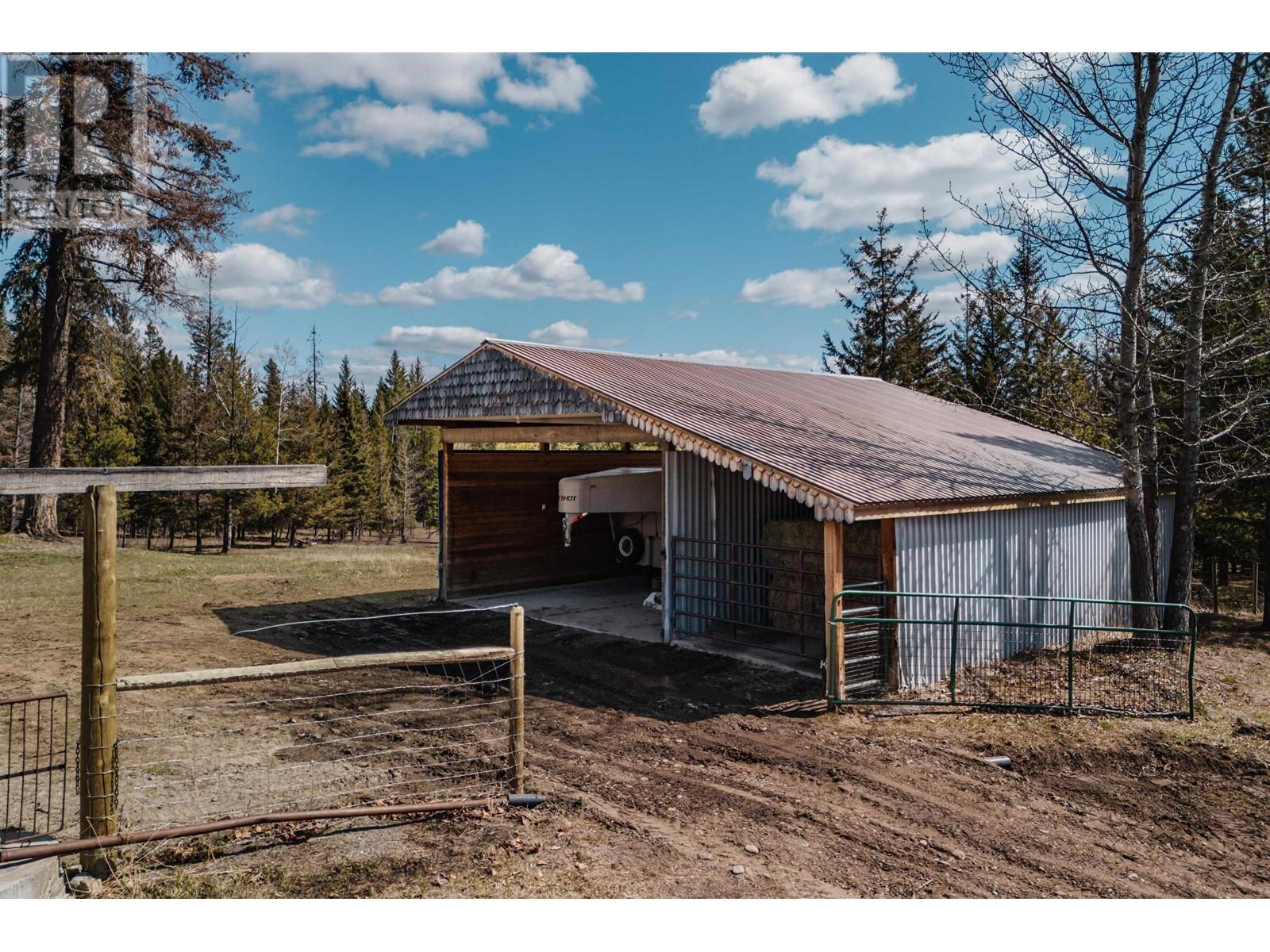 6691 Cariboo 97 Highway, 100 Mile House, British Columbia  V0K 2E2 - Photo 6 - R2977718