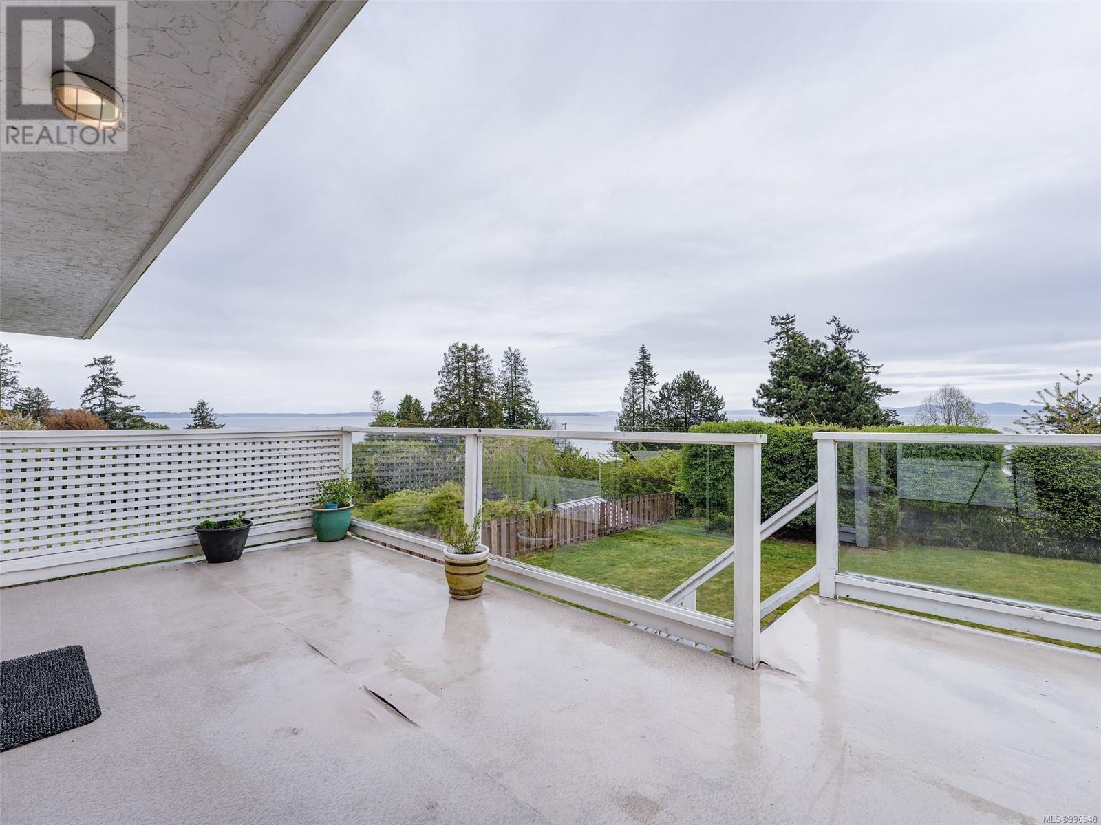 Property at 4943 Lochside Dr image 4