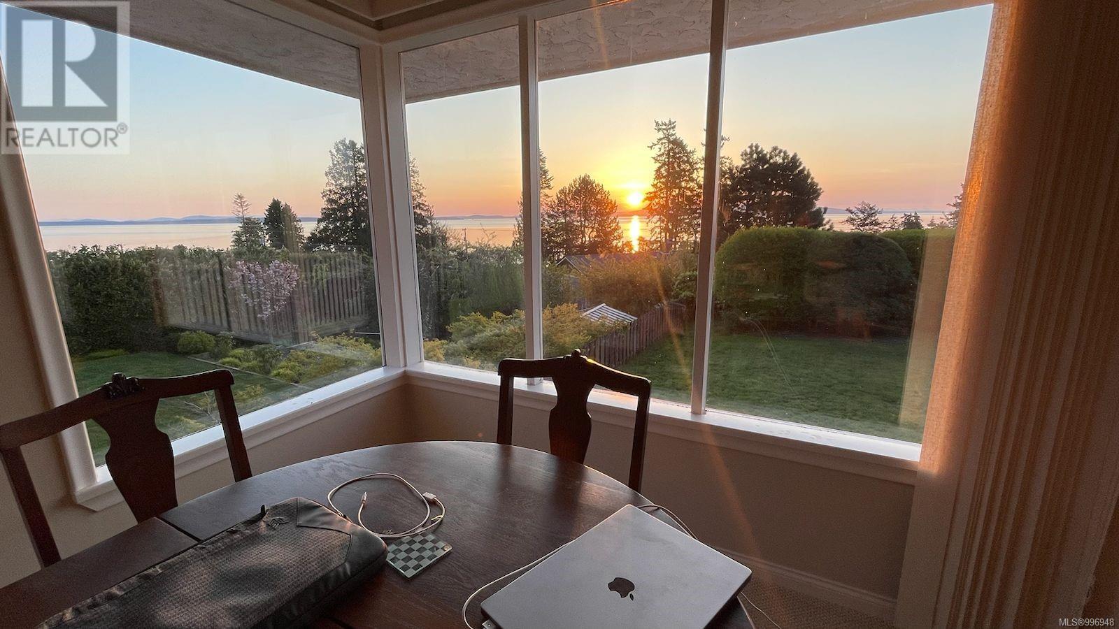 4943 Lochside Dr, Saanich, British Columbia  V8Y 2E6 - Photo 14 - 996948
