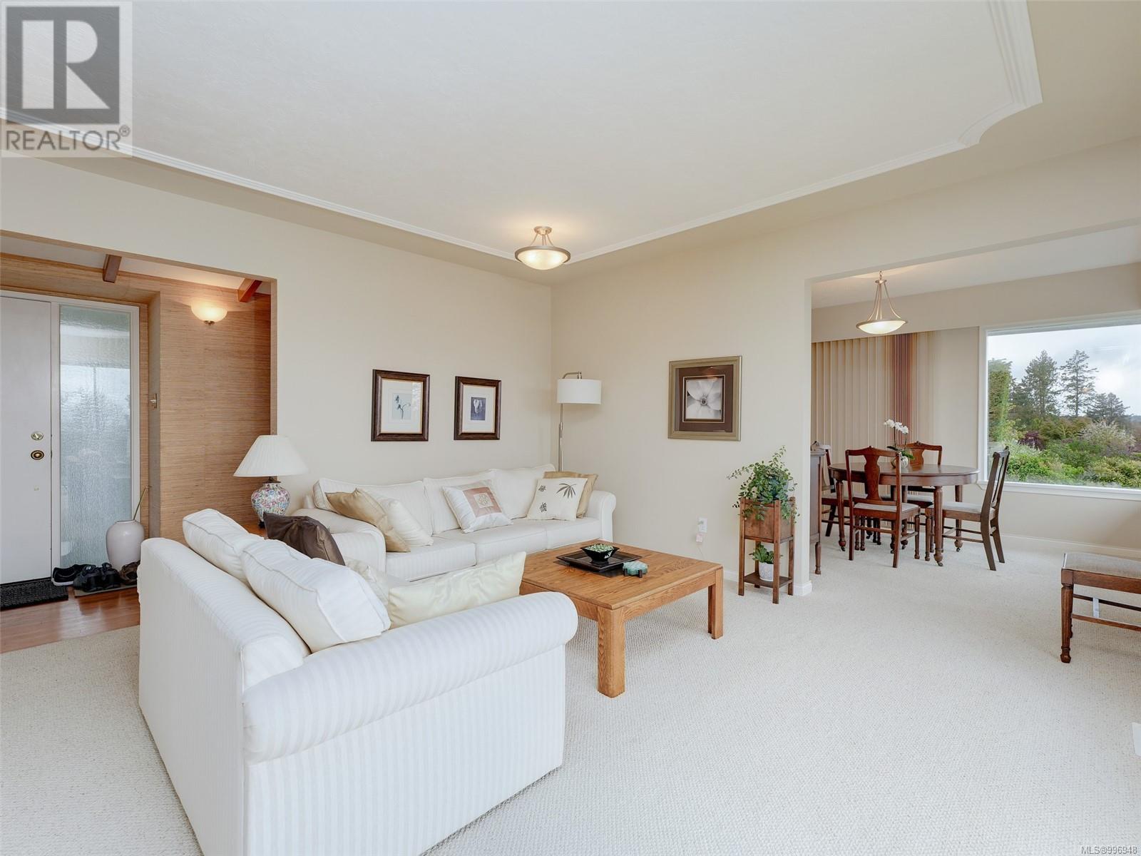 4943 Lochside Dr, Saanich, British Columbia  V8Y 2E6 - Photo 10 - 996948