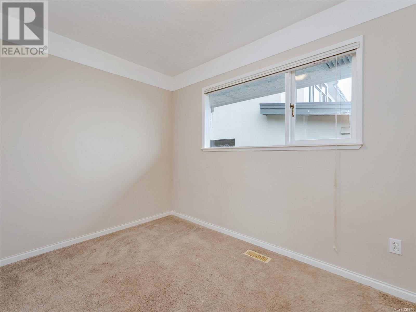 4943 Lochside Dr, Saanich, British Columbia  V8Y 2E6 - Photo 19 - 996948
