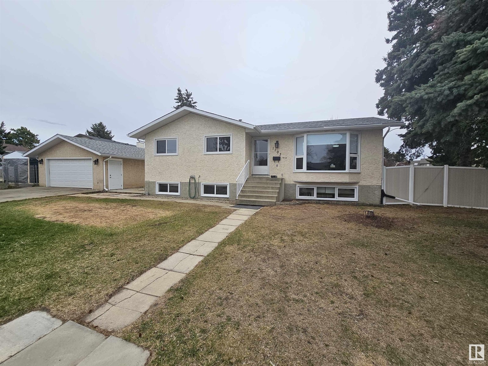 Property at 1103 41 ST NW image 1