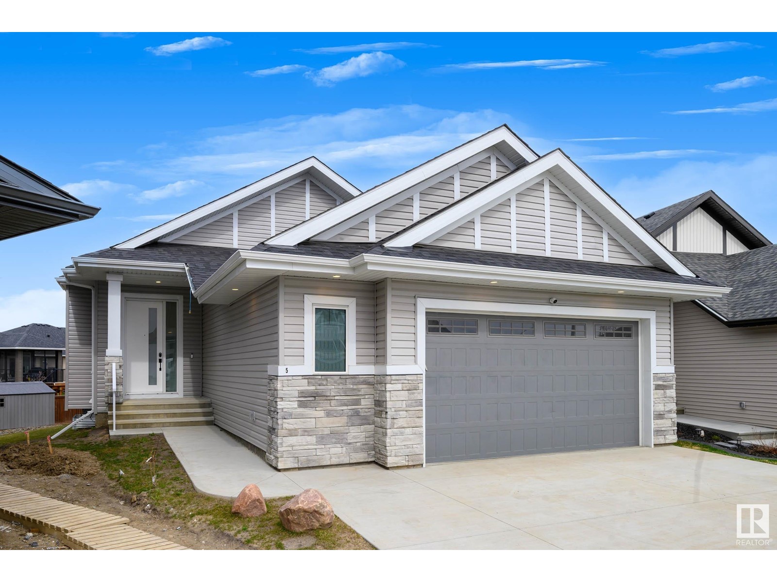 Property at 5 Holt CV image 1