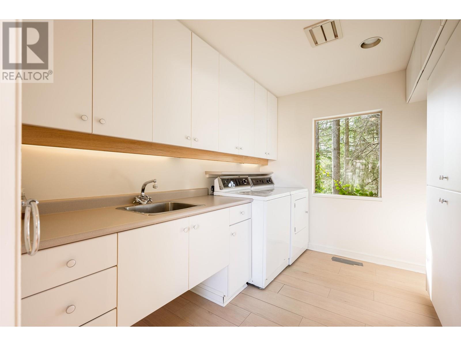 4060 Almondel Road, West Vancouver, British Columbia  V7V 3L5 - Photo 16 - R2995308