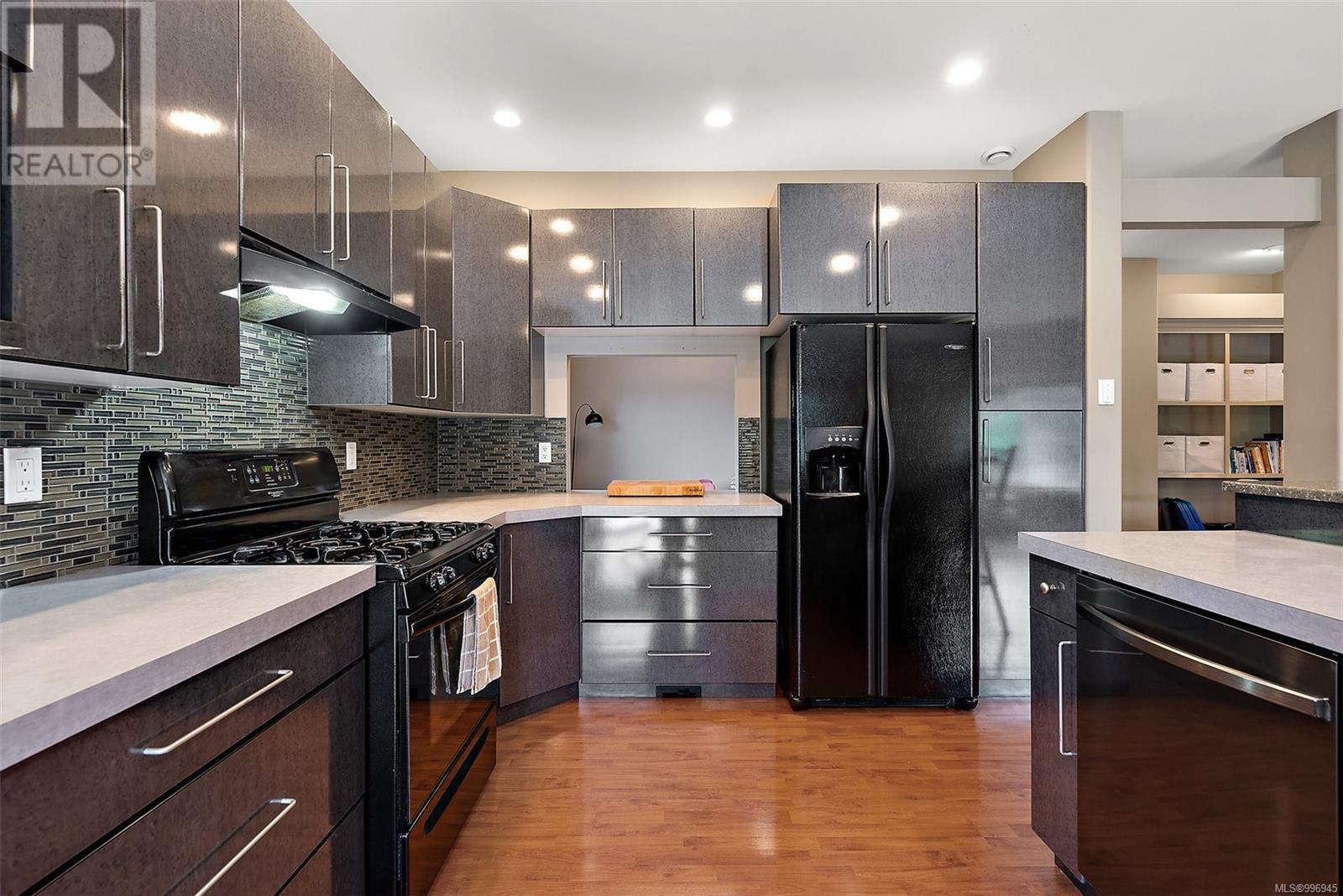 530 Selwyn Falls Dr, Langford, British Columbia  V9B 6P3 - Photo 13 - 996945