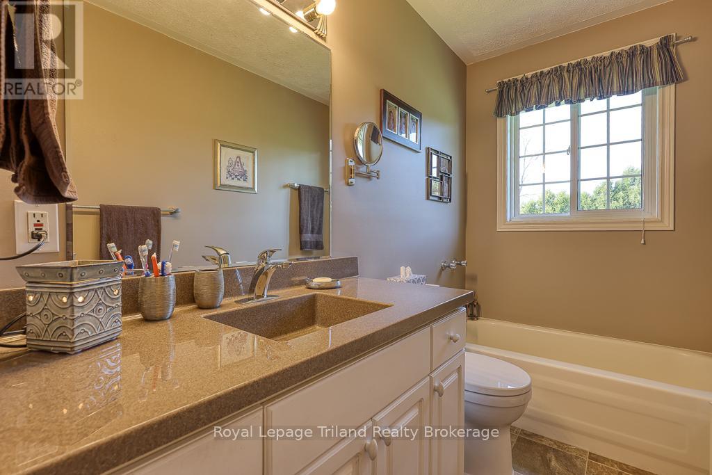 32 St Ladislaus Street, Norfolk (Courtland), Ontario  N0J 1E0 - Photo 15 - X12111798