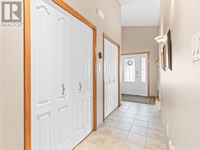 Property at 3 DORA CRESCENT image 3