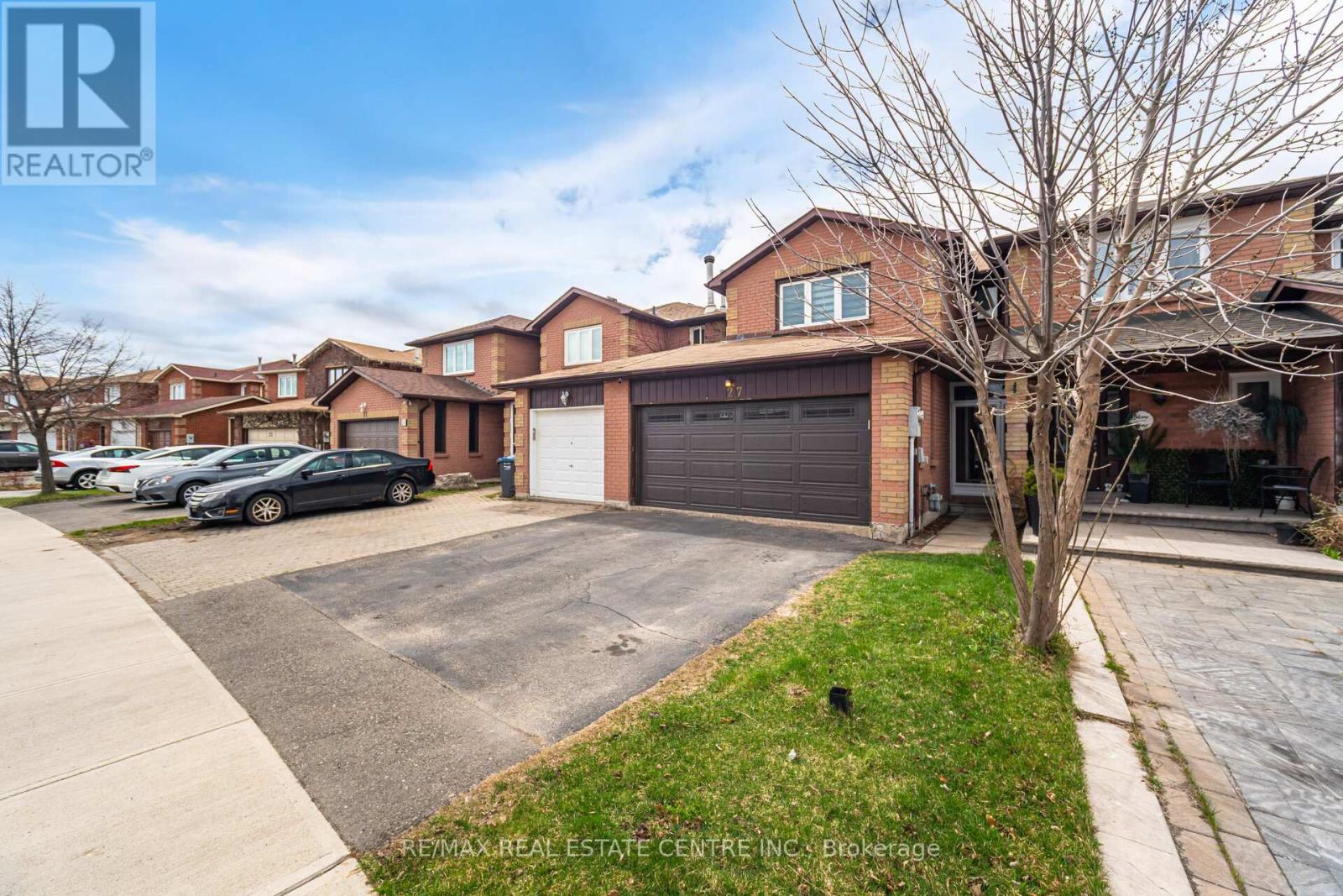 Property at 27 WOODSEND RUN image 4