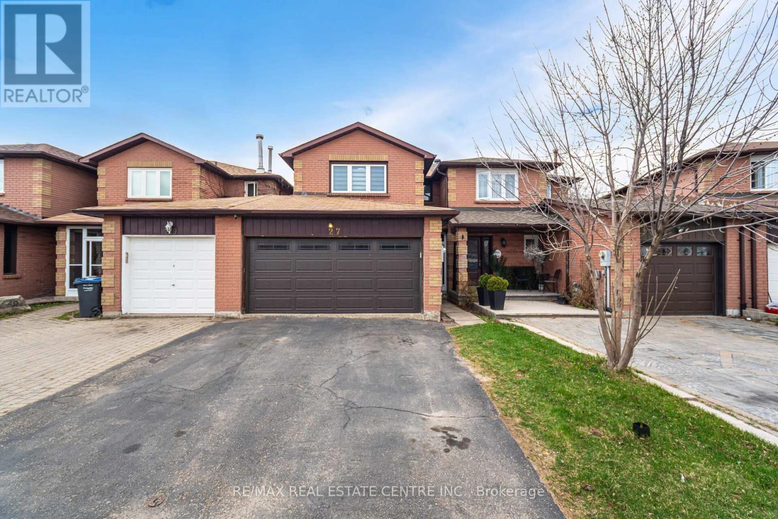 Property at 27 WOODSEND RUN image 2