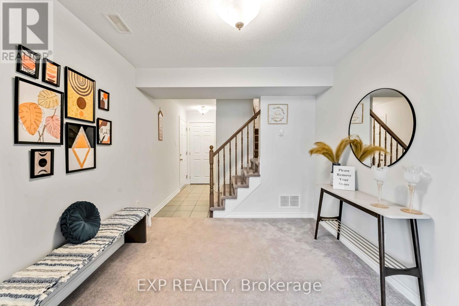 571 Roundleaf Way, Ottawa, Ontario  K2V 0K2 - Photo 3 - X12111790