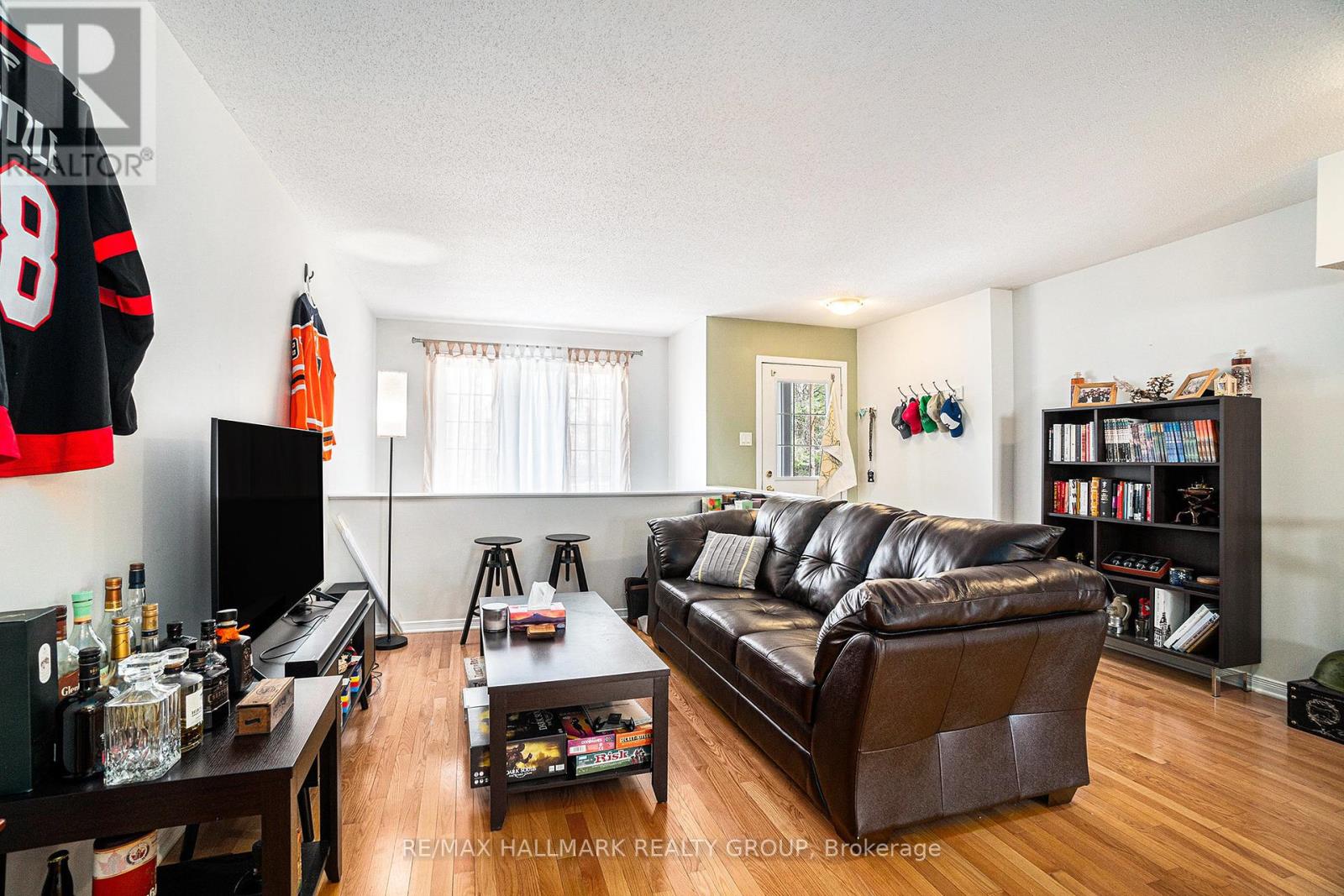 393 Wiffen Private, Ottawa, Ontario  K2H 1G4 - Photo 4 - X12111806