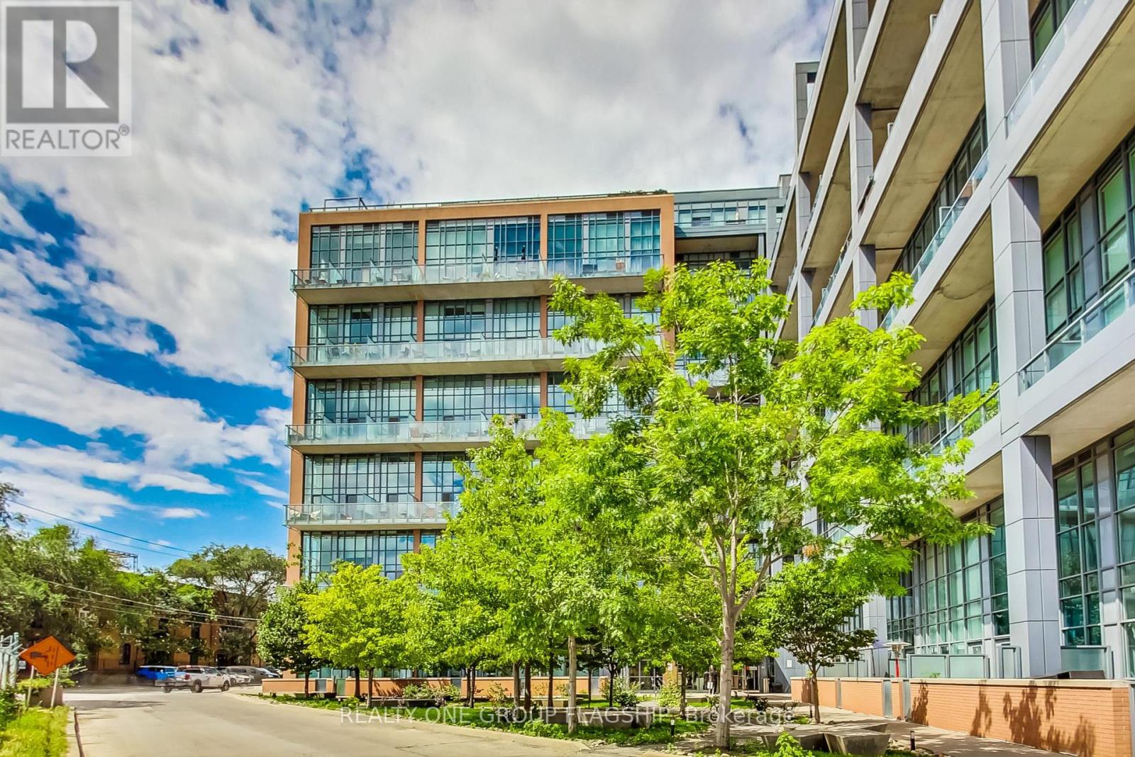 617 - 5 Hanna Avenue, Toronto, Ontario  M6K 0B3 - Photo 2 - C12111810