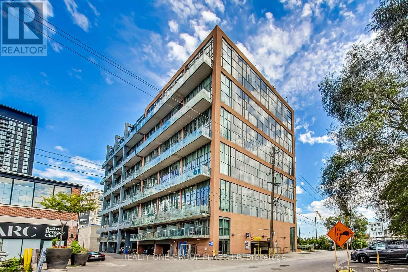 617 - 5 Hanna Avenue, Toronto, Ontario  M6K 0B3 - Photo 3 - C12111810
