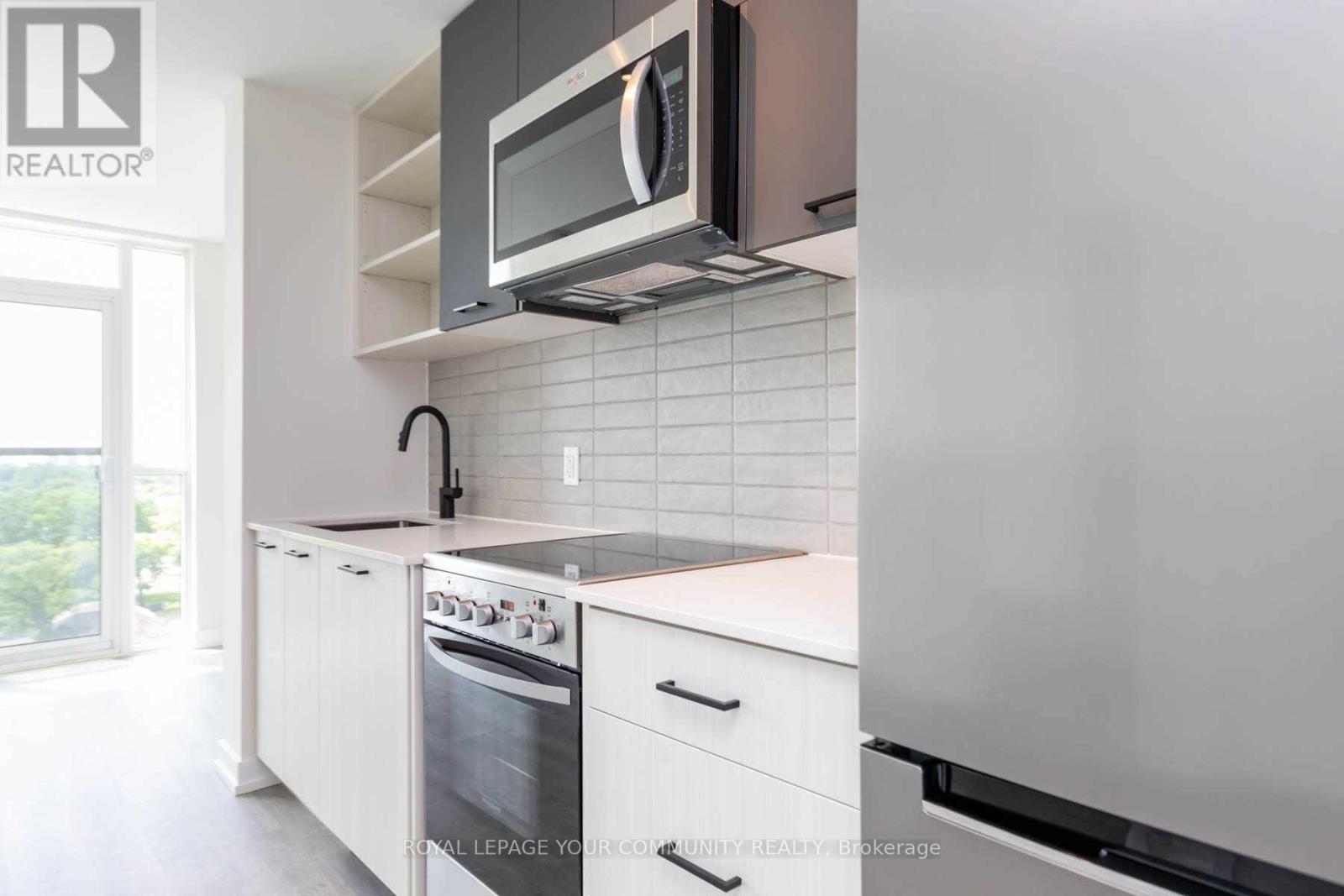 805 - 2300 St Clair Avenue W, Toronto, Ontario  M6N 0B3 - Photo 14 - W12111775