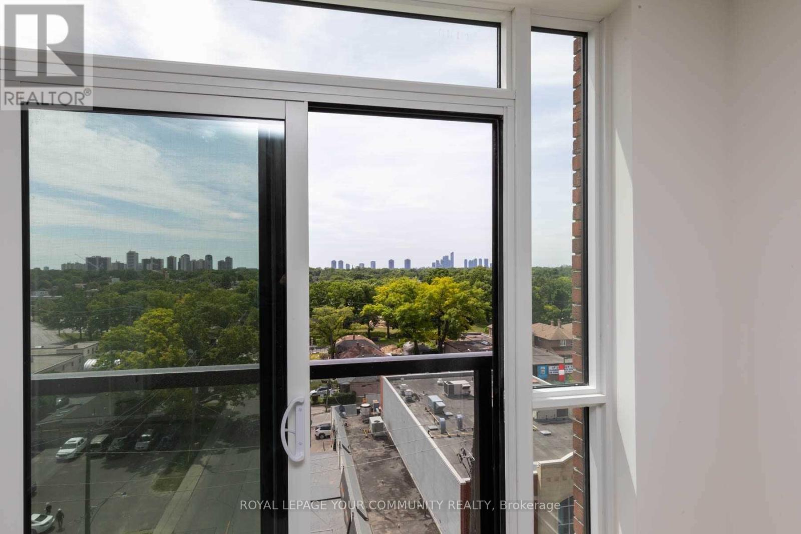 805 - 2300 St Clair Avenue W, Toronto, Ontario  M6N 0B3 - Photo 24 - W12111775