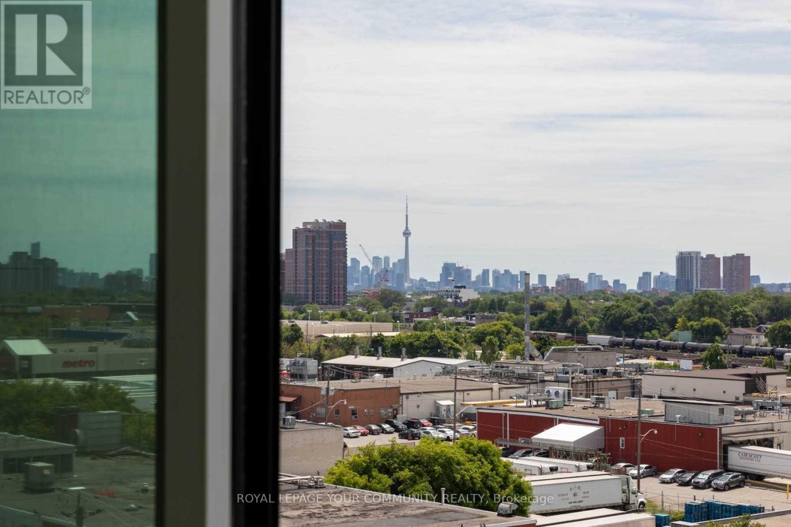 805 - 2300 St Clair Avenue W, Toronto, Ontario  M6N 0B3 - Photo 25 - W12111775