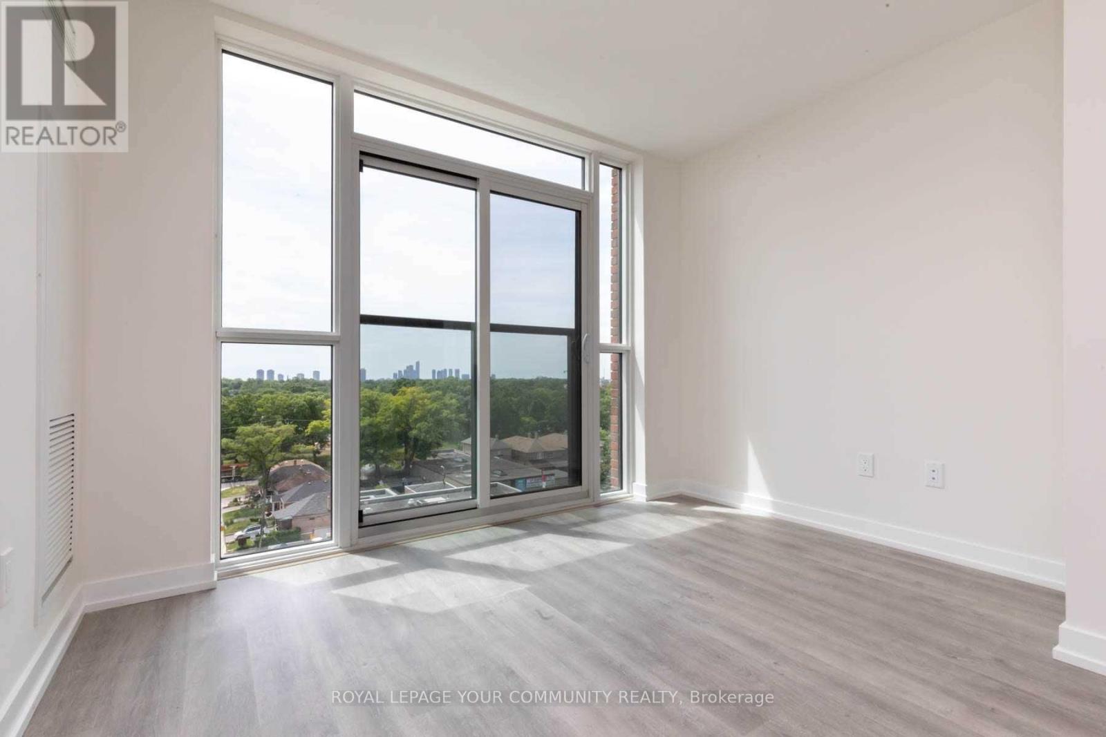805 - 2300 St Clair Avenue W, Toronto, Ontario  M6N 0B3 - Photo 6 - W12111775