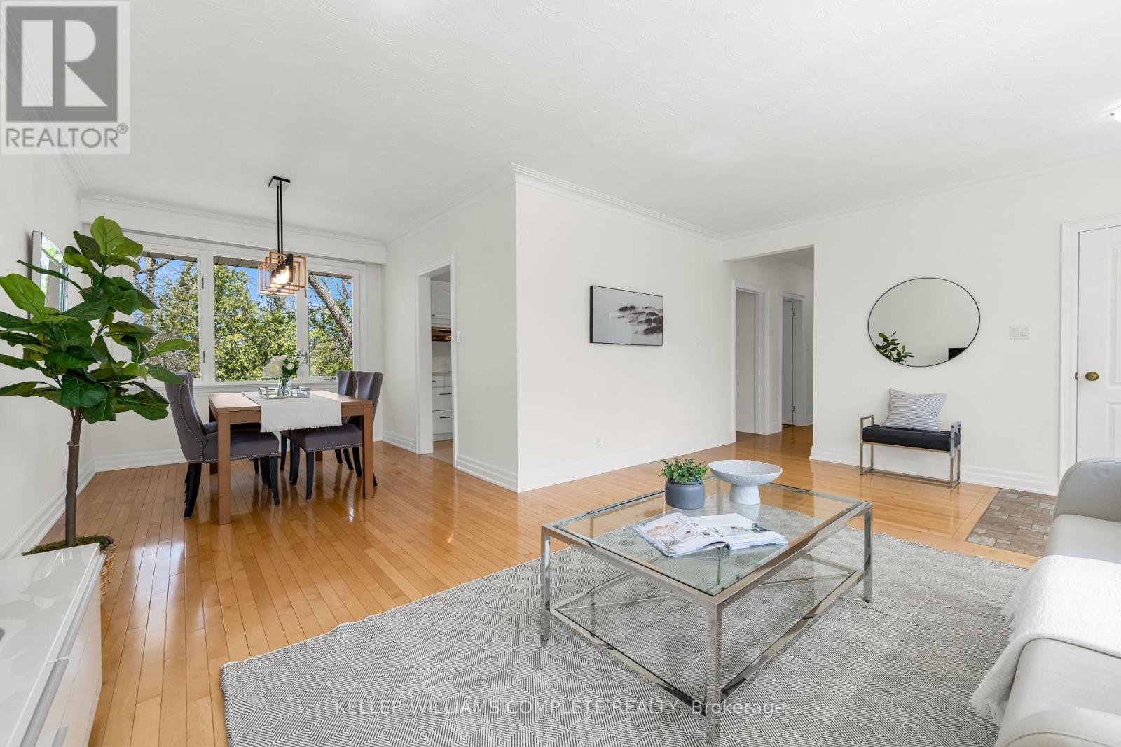 441 Valley Drive, Oakville, Ontario  L6L 4L5 - Photo 6 - W12111808