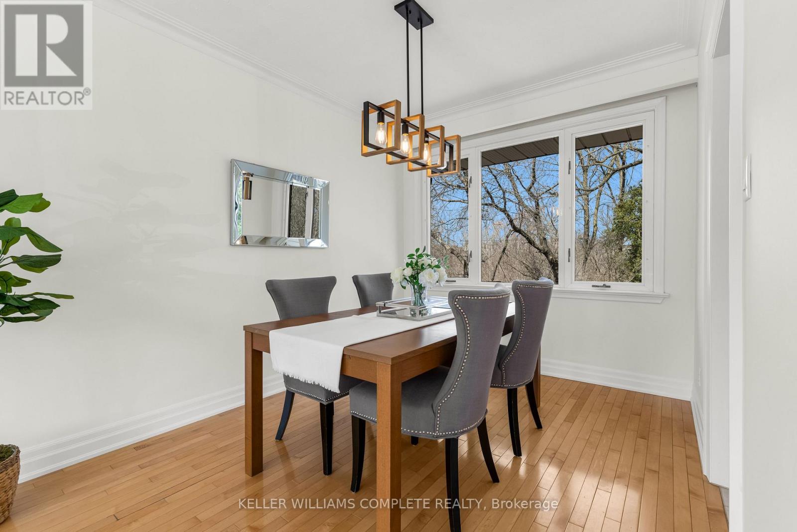 441 Valley Drive, Oakville, Ontario  L6L 4L5 - Photo 8 - W12111808