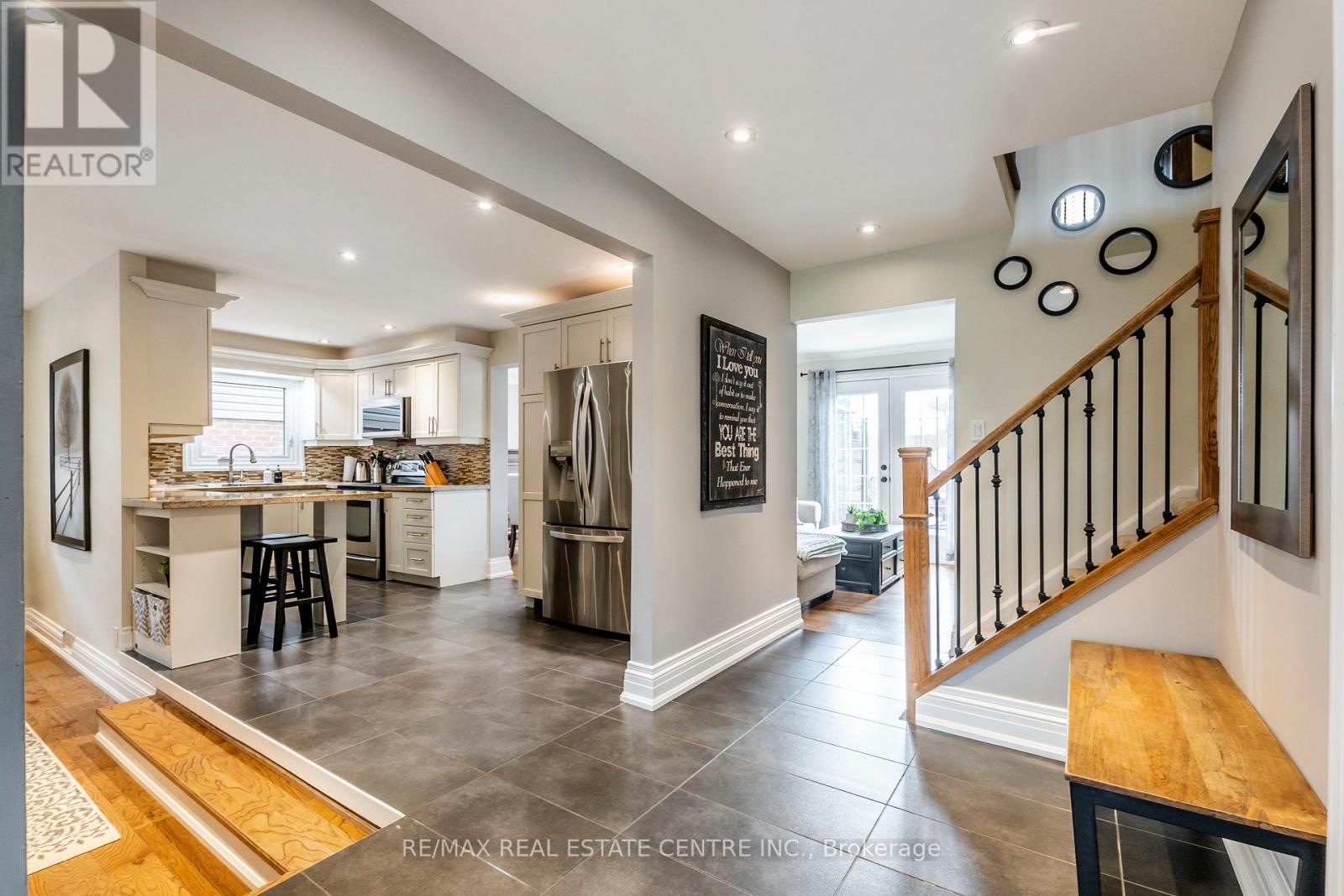 481 Bell Street, Milton, Ontario  L9T 4R6 - Photo 4 - W12111820