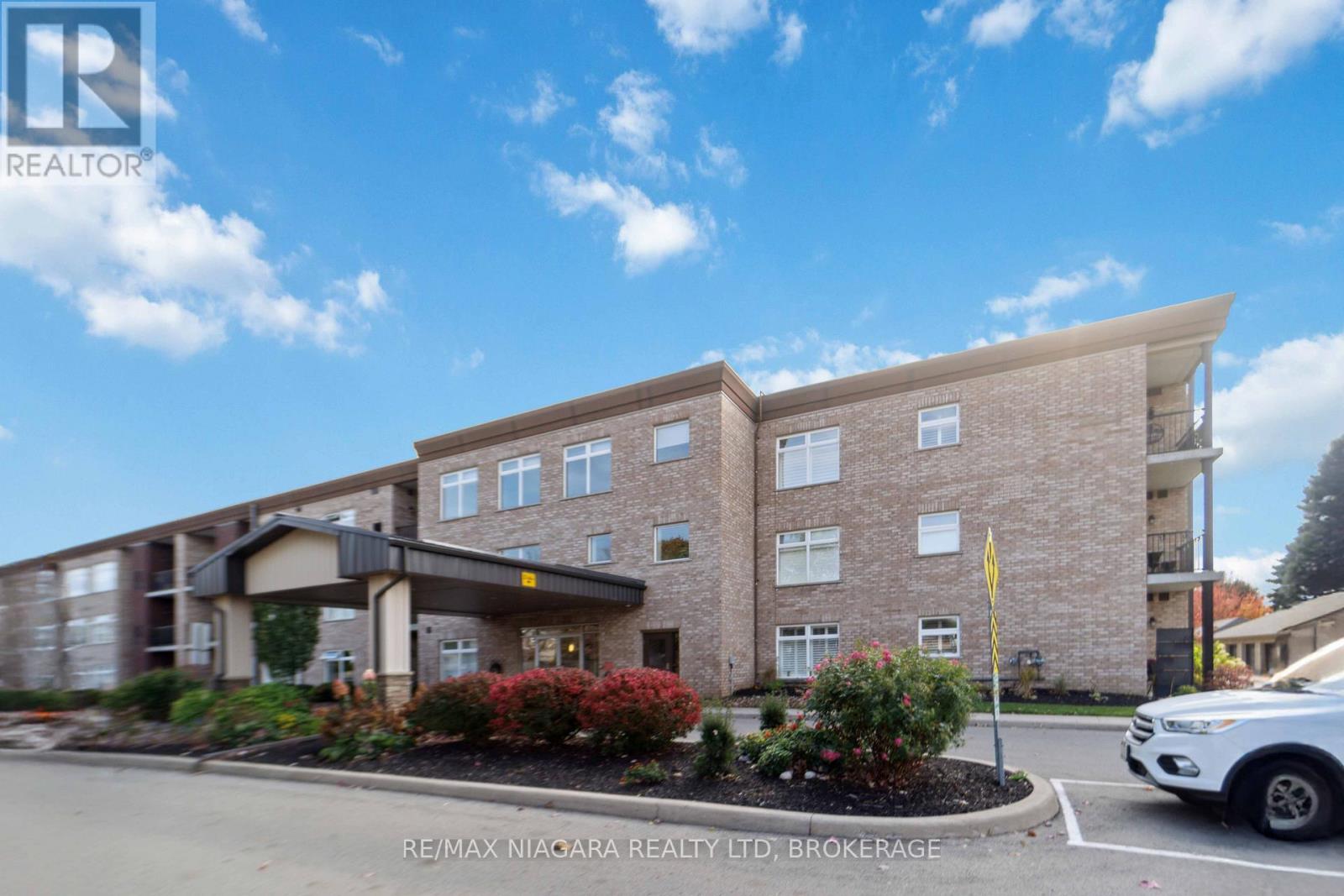 Property at 221 - 4644 PETTIT AVENUE image 1