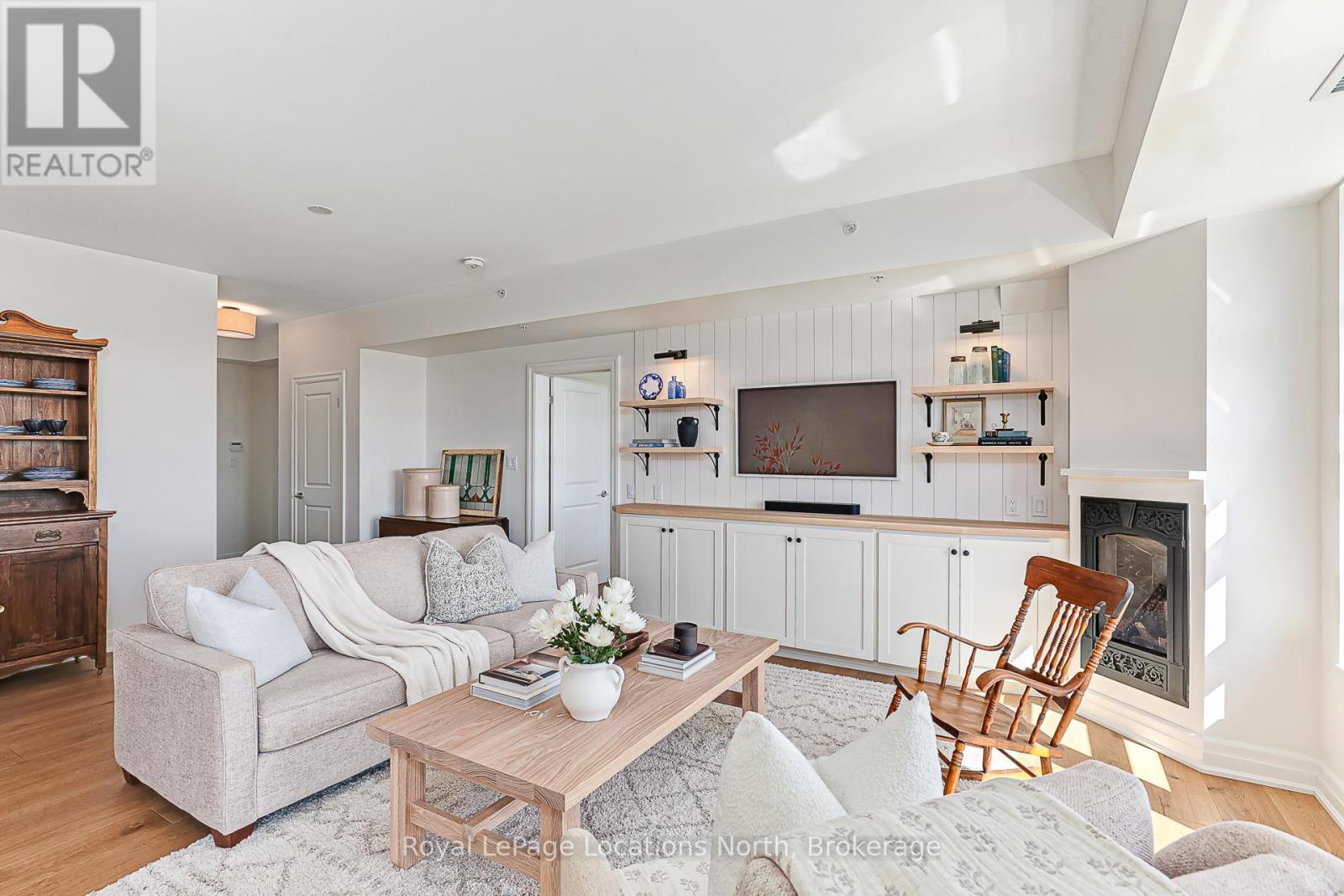 310 - 1 Shipyard Lane, Collingwood, Ontario  L9Y 0W2 - Photo 6 - S12111852