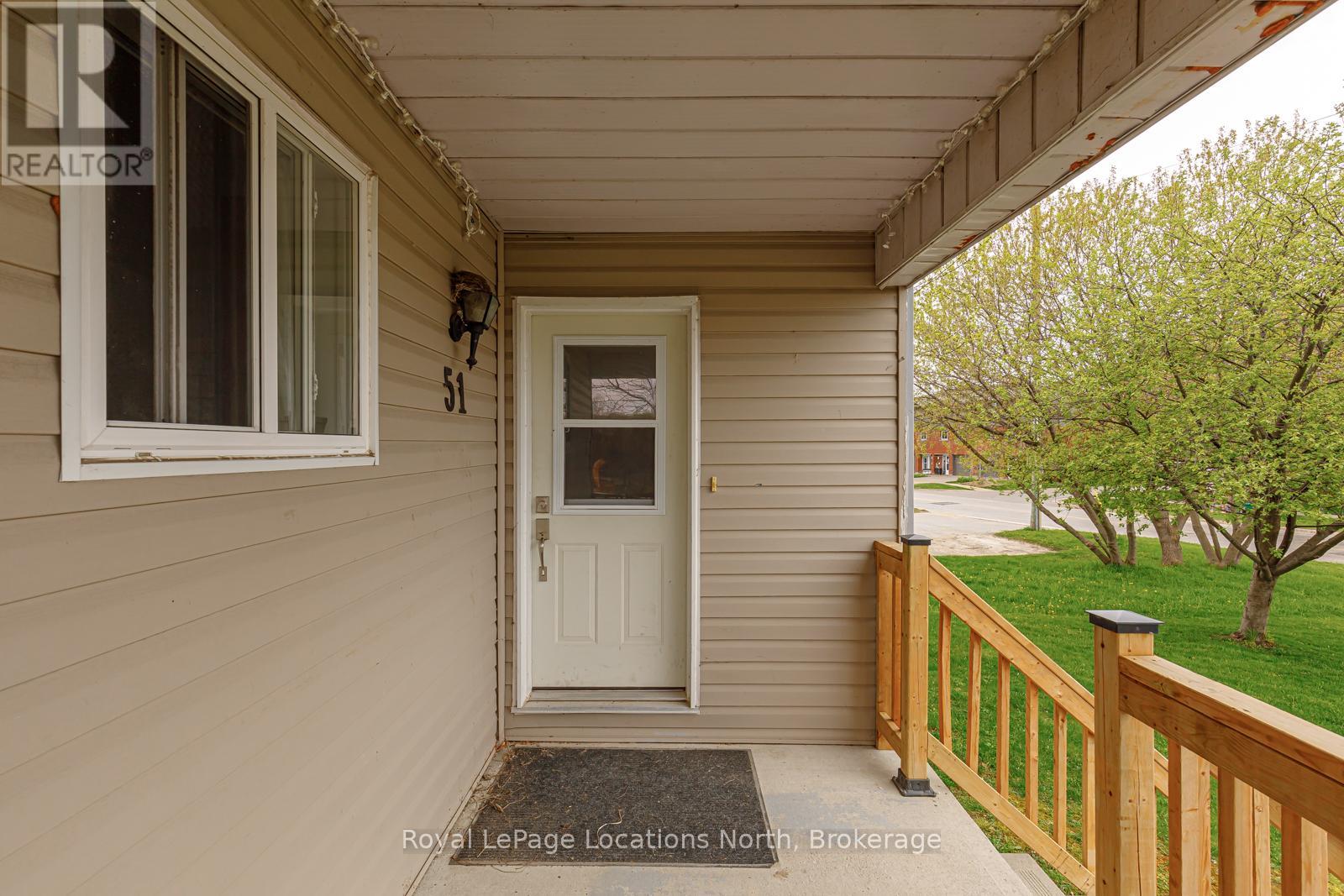 51 Raglan Street, Collingwood, Ontario  L9Y 4Y6 - Photo 3 - S12111853