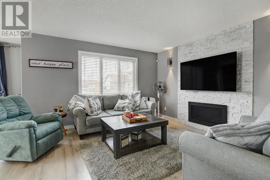 Property at 12414 102B Street image 3