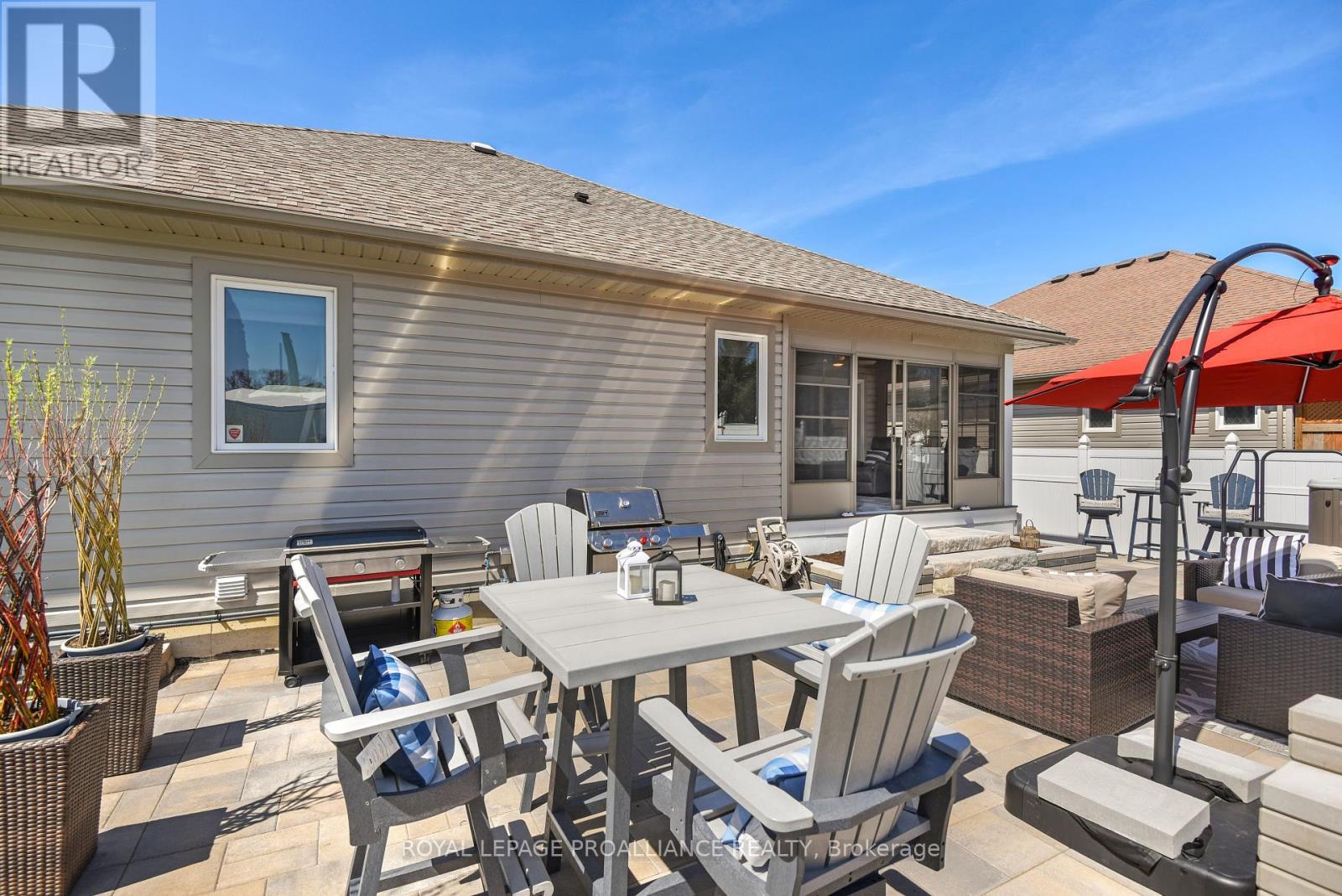 1047 Fitzsimmons Drive, Brockville, Ontario  K6V 0A1 - Photo 36 - X12111180