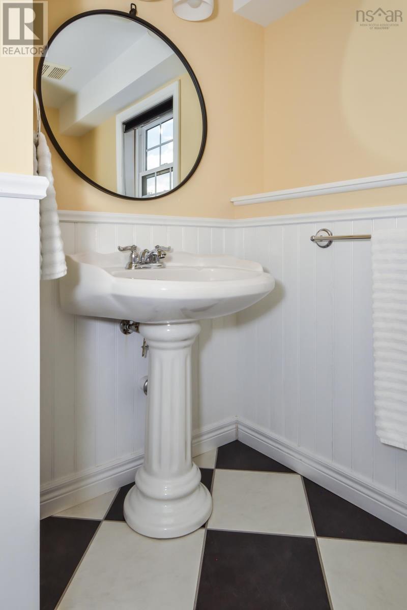 107 Dufferin Street, Lunenburg, Nova Scotia  B0J 2C0 - Photo 33 - 202505696