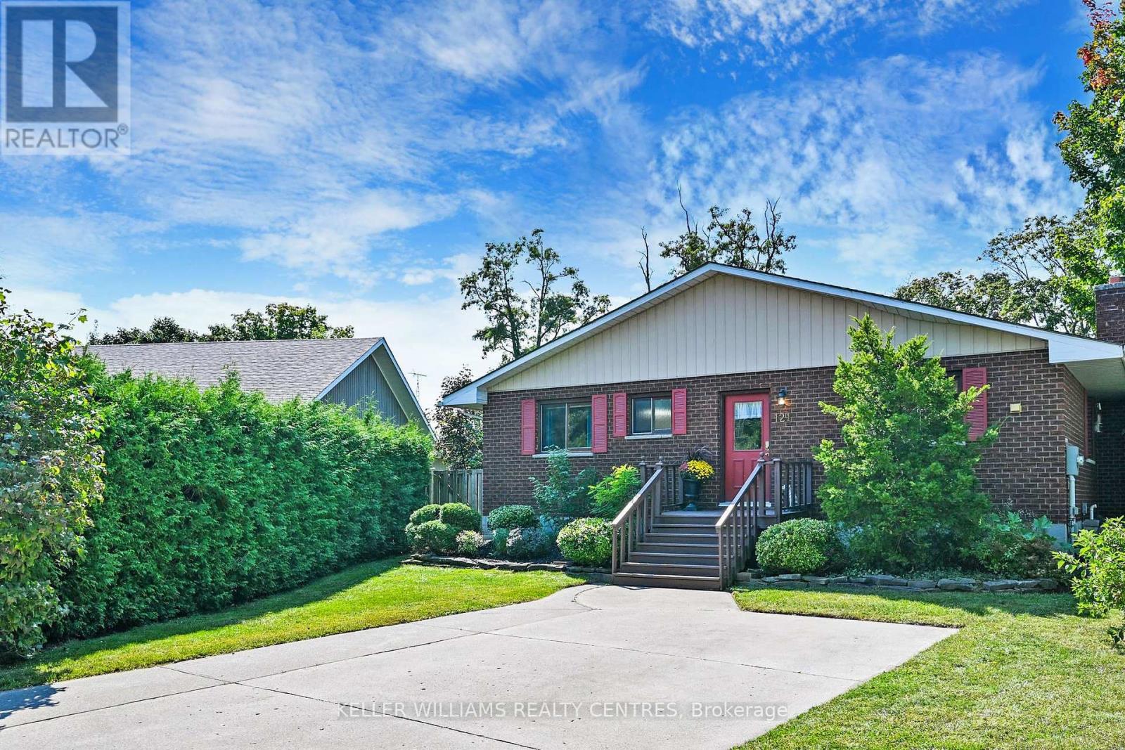 Property at 121 QUEEN STREET image 3