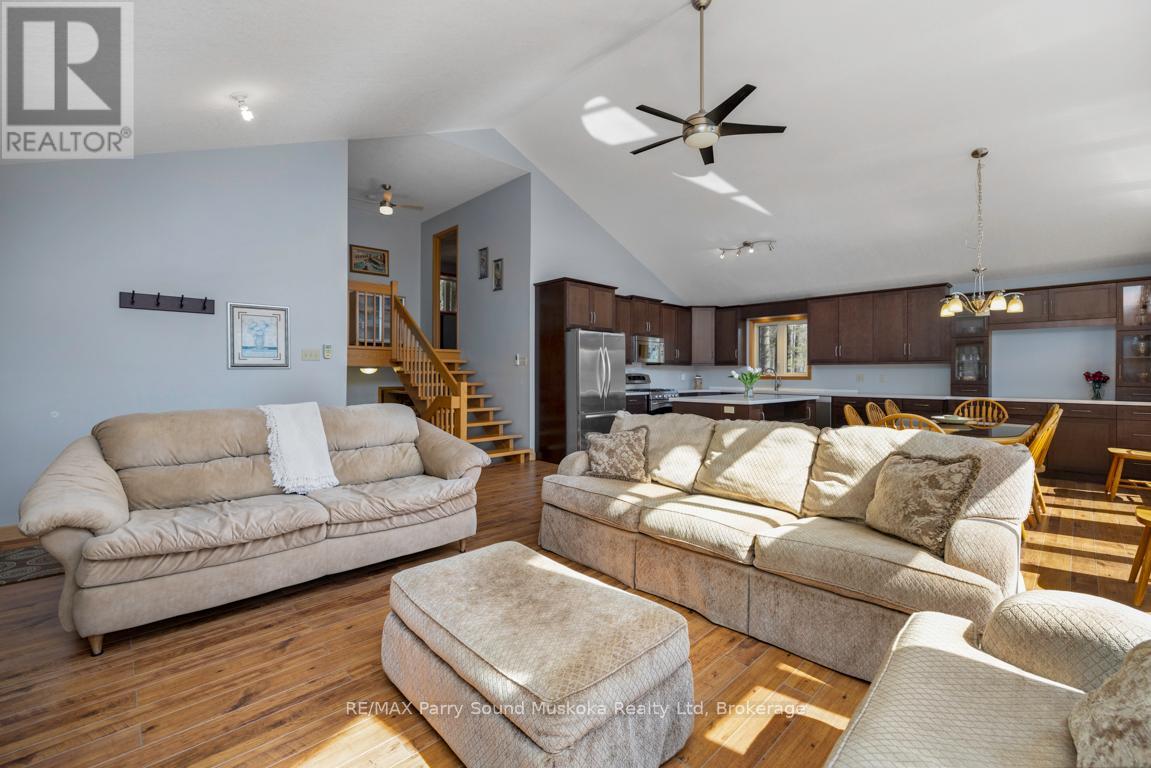 38 Shebeshekong Estates Road S, Carling, Ontario P0G 1G0 - Photo 10 - X12105250