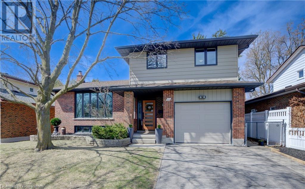 111 Georgian Crescent, Kitchener, Ontario N2B 3N8 - Photo 2 - 40722708