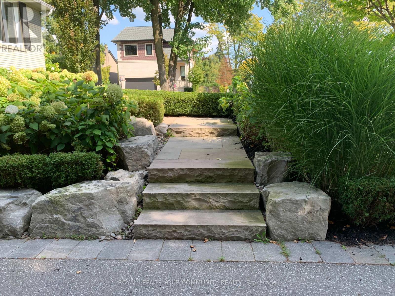 Property at 125 LAVEROCK AVENUE image 2