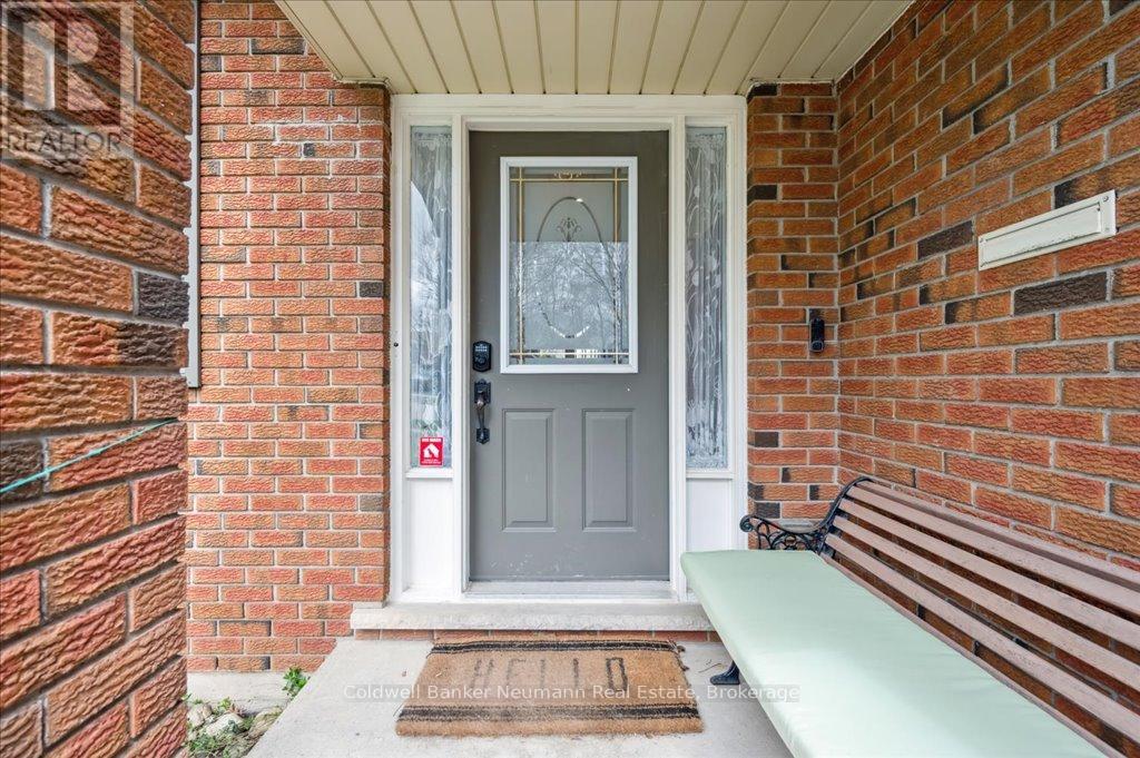 180 Southwood Drive, Kitchener, Ontario  N2E 2R6 - Photo 3 - X12111882