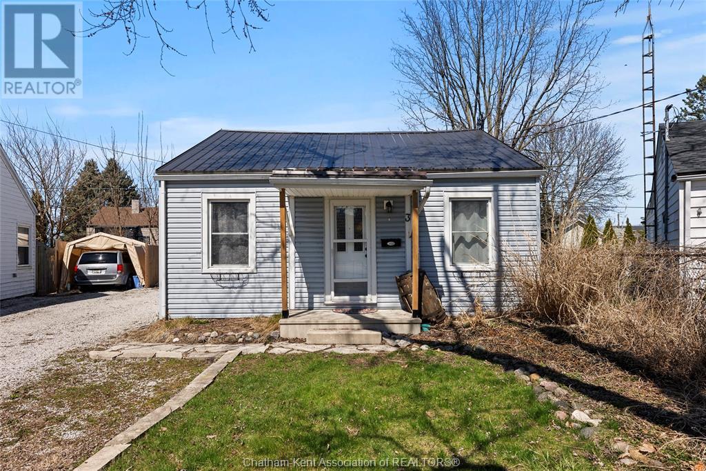 Property at 3 Montgomery CRESCENT image 1