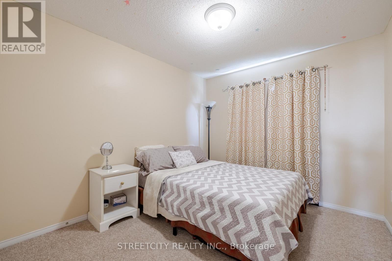 1858 Bloom Crescent, London North (North C), Ontario  N5X 4N2 - Photo 21 - X12095366