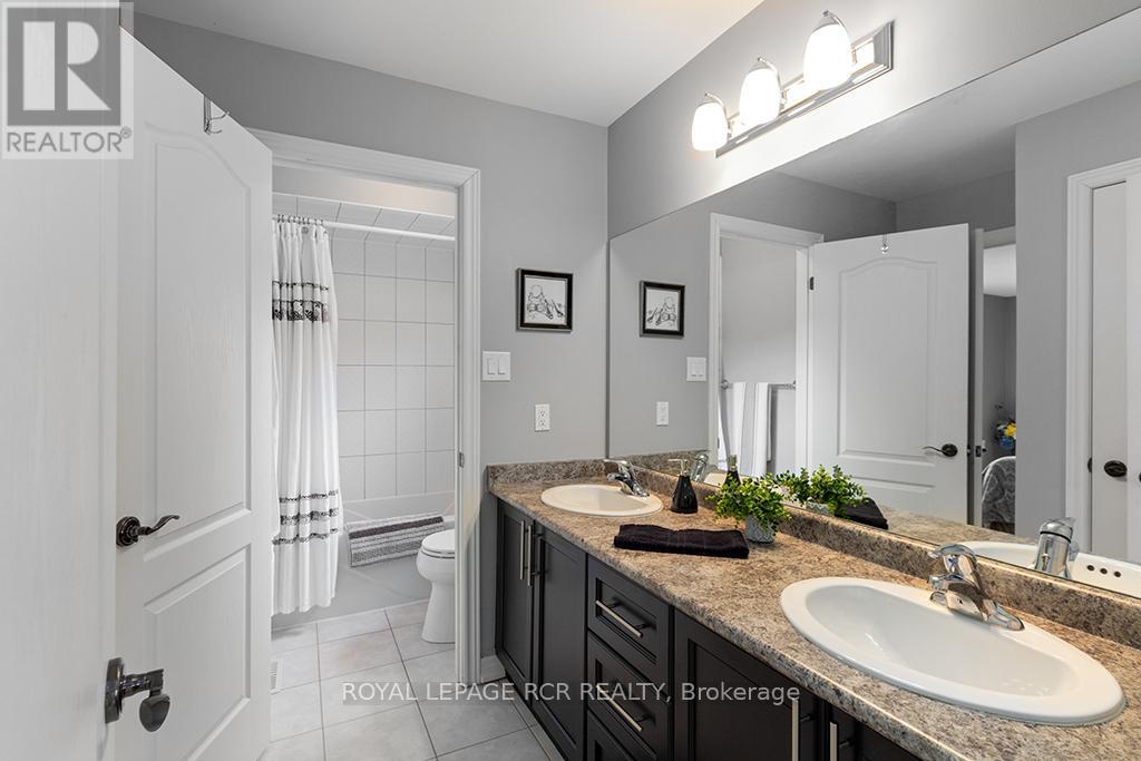 32 Borland Crescent, Caledon (Caledon East), Ontario  L7C 3M4 - Photo 36 - W12111891
