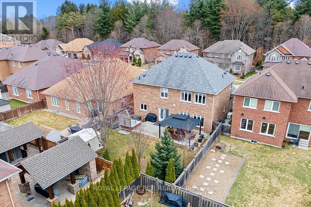 Property at 32 BORLAND CRESCENT image 4