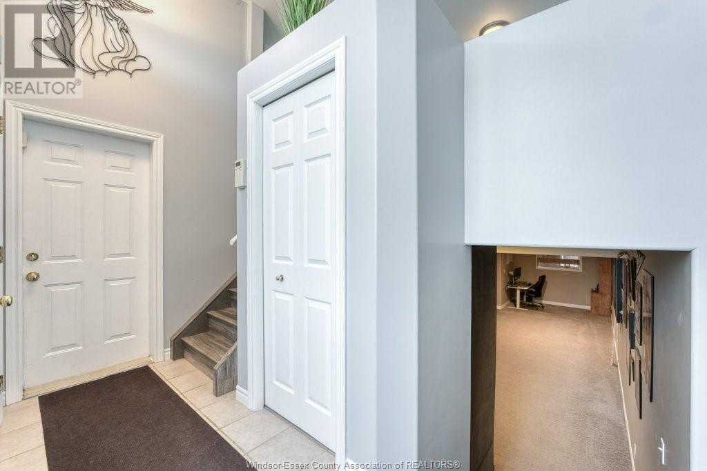 Property at 2384 RADCLIFF AVENUE image 3