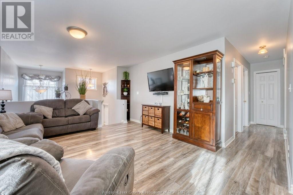 2384 Radcliff Avenue, Windsor, Ontario  N8P 1V5 - Photo 7 - 25010655