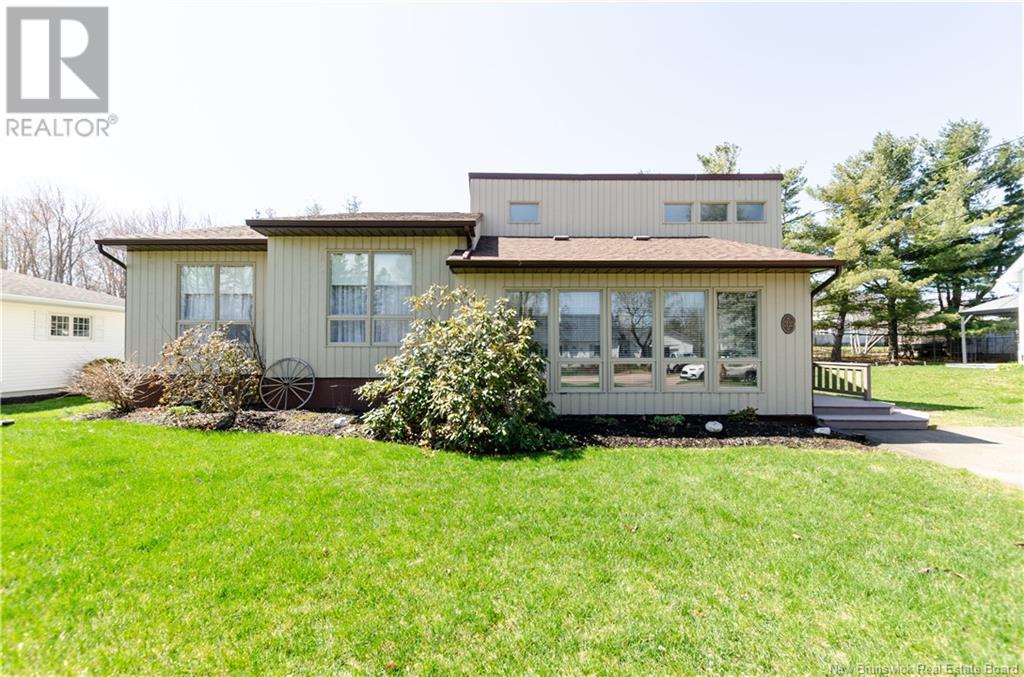 Property at 32 Woodlawn Avenue image 1
