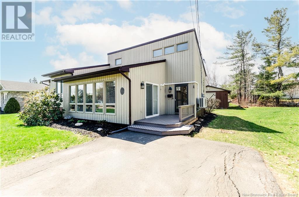 Property at 32 Woodlawn Avenue image 2