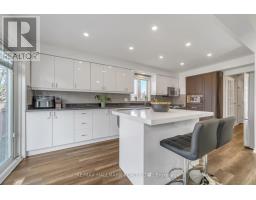 2 CEDARHURST DRIVE, Richmond Hill, Ontario