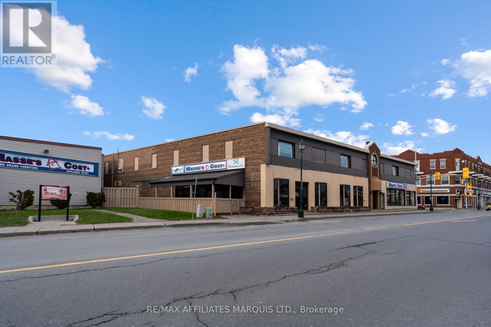 346 Montreal Road, Cornwall, Ontario  K6H 1B4 - Photo 2 - X12111933