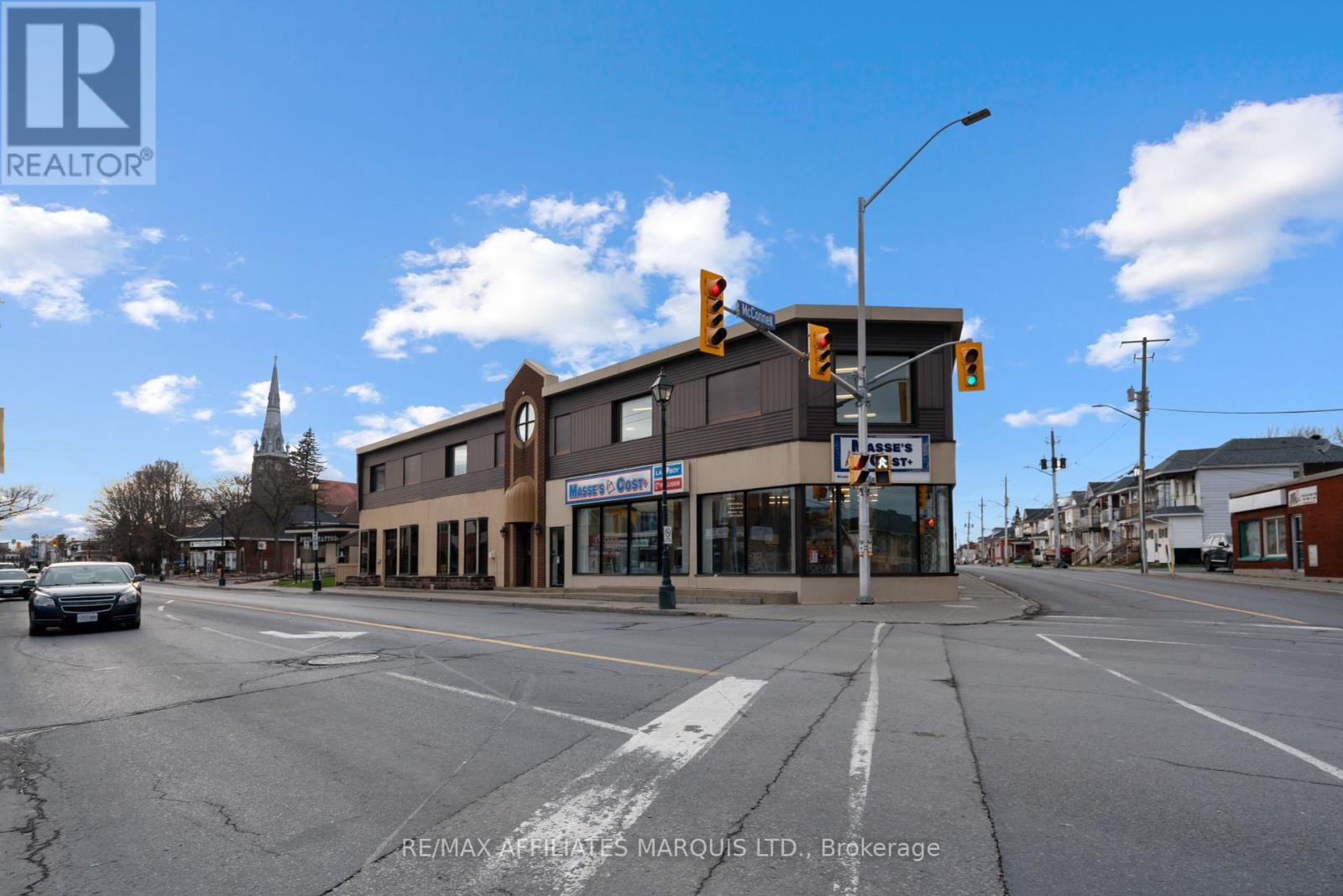346 Montreal Road, Cornwall, Ontario  K6H 1B4 - Photo 4 - X12111933