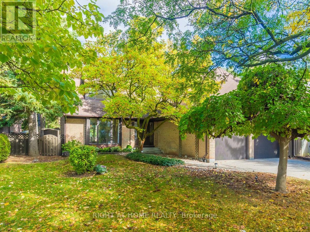 16 FERNSIDE COURT, toronto (willowdale east), Ontario