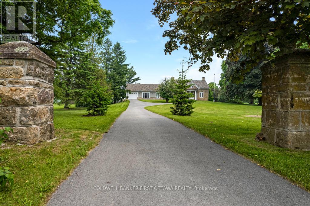 2638 Rideau Ferry Road, Drummond/north Elmsley, Ontario  K7H 0G5 - Photo 2 - X12111923