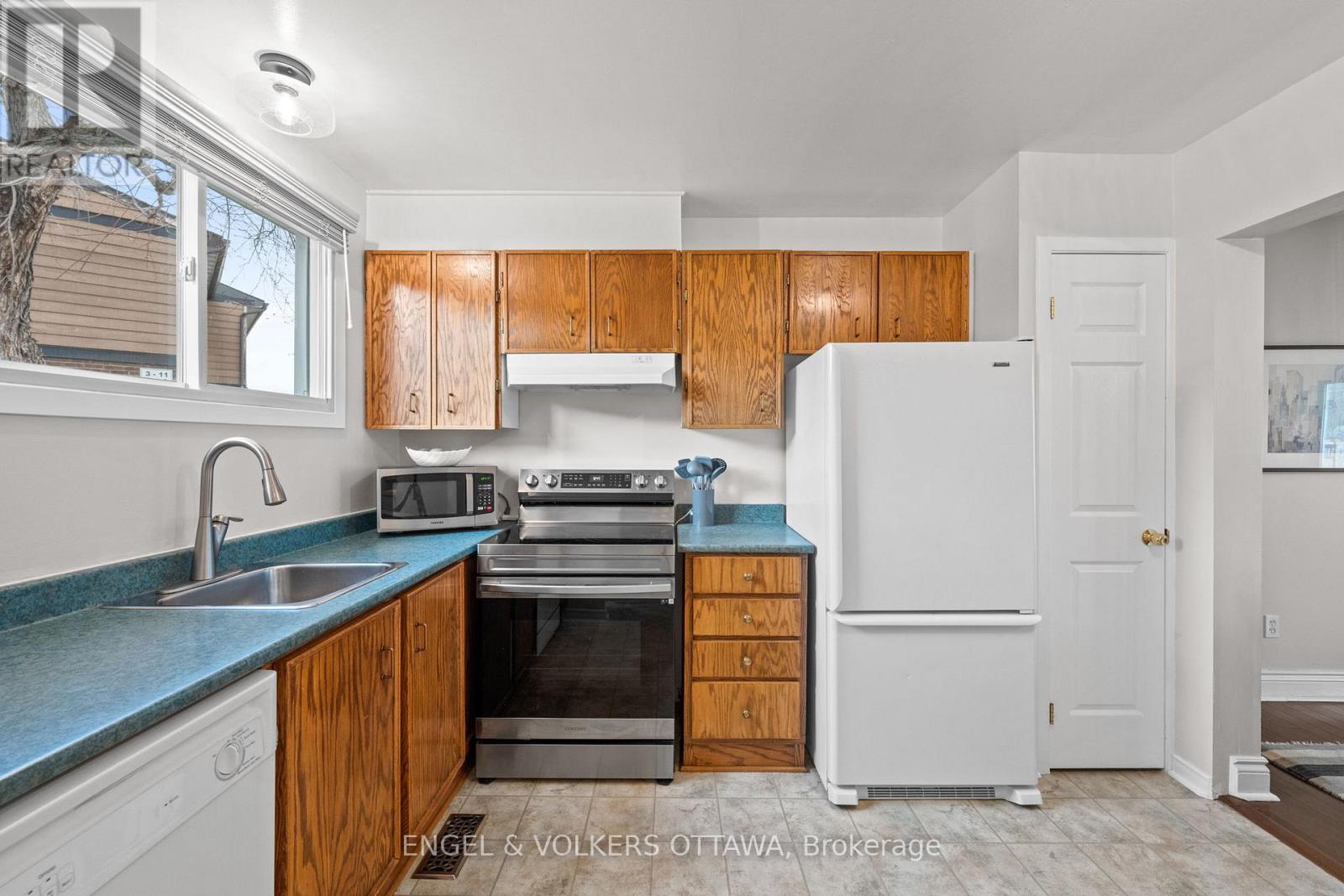 Property at 5 - 13 BELLMAN DRIVE image 3