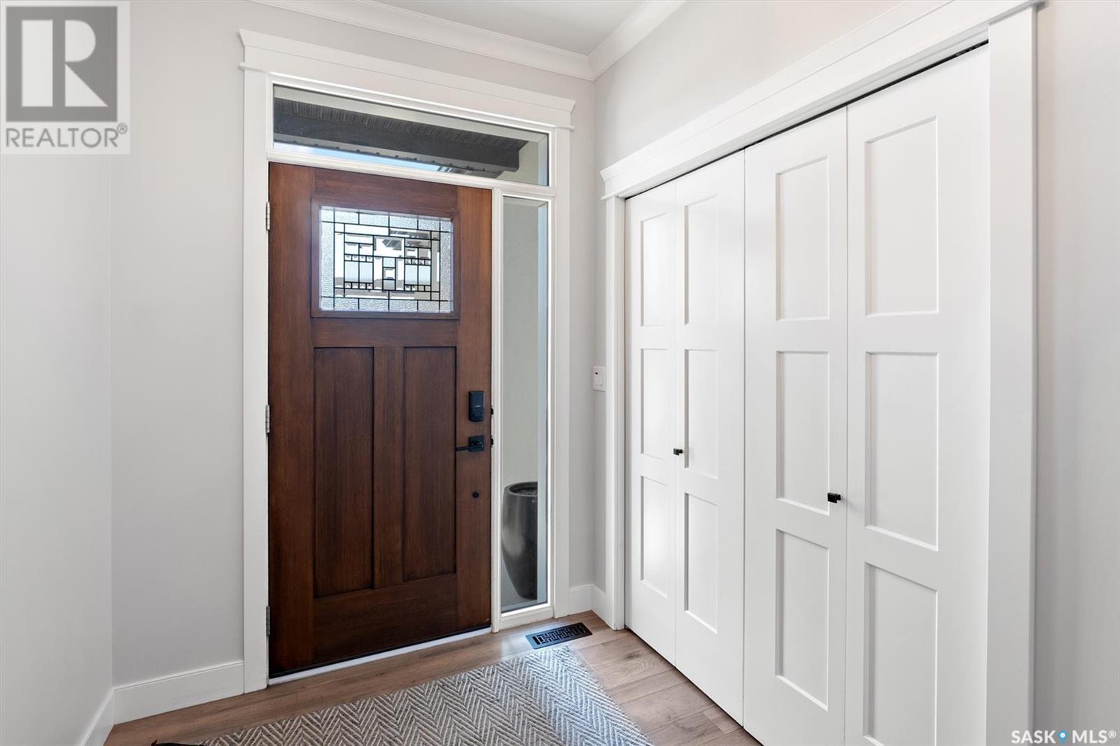 Property at 607 Fast CRESCENT image 3